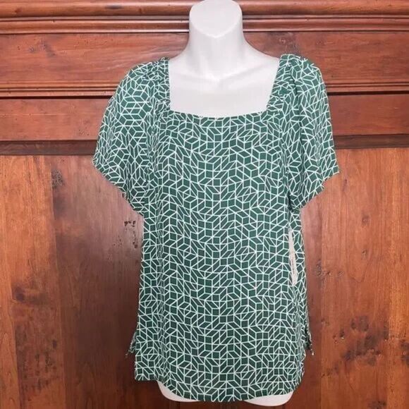 NWT Liz Claiborne Bold Emerald Green Geo Pattern Blouse Size XS - Picture 1 of 9